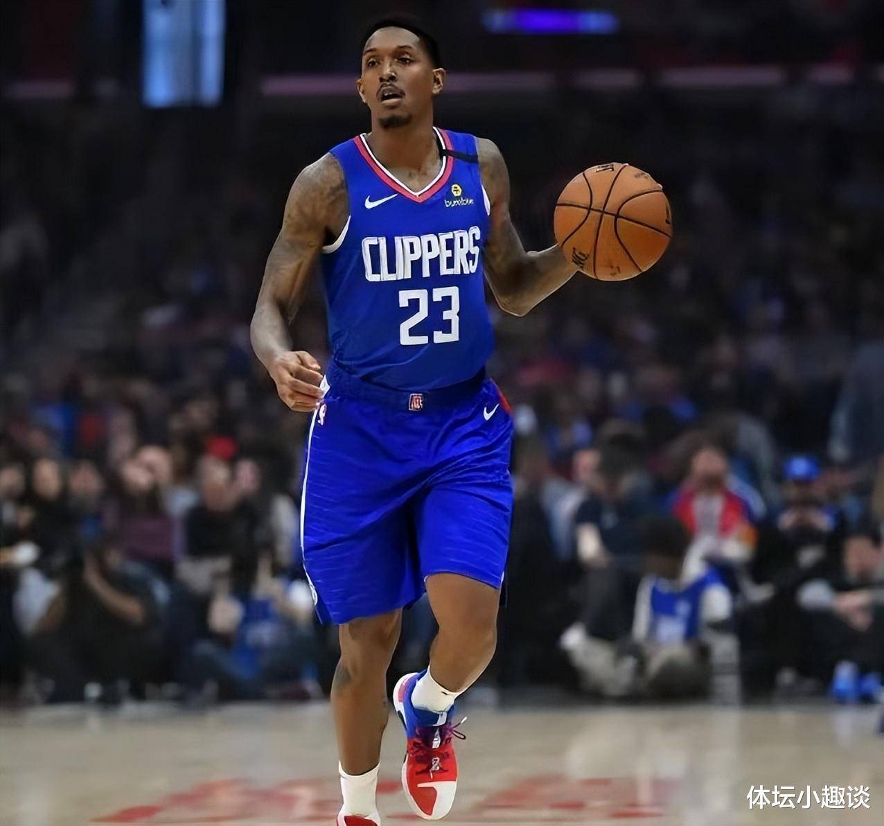 包含快船队在季后赛中表现低迷，面临困难局面的词条