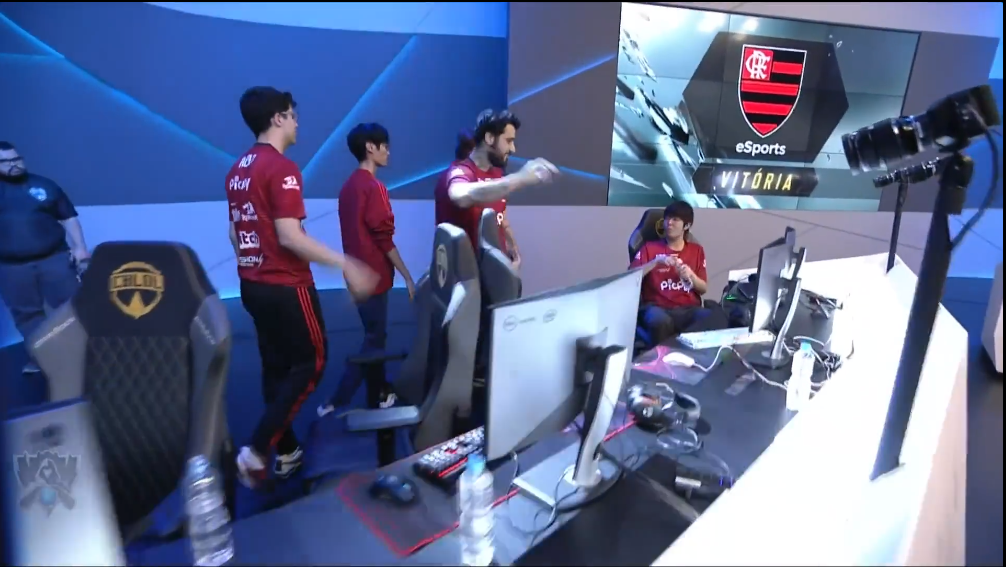 WBG碾压HKA,Scout单局斩获MVP强强对话小组赛,强势挺进下一轮 WBG碾压HKA,Scout单局斩获MVP强强对话小组赛,强势挺进下一轮