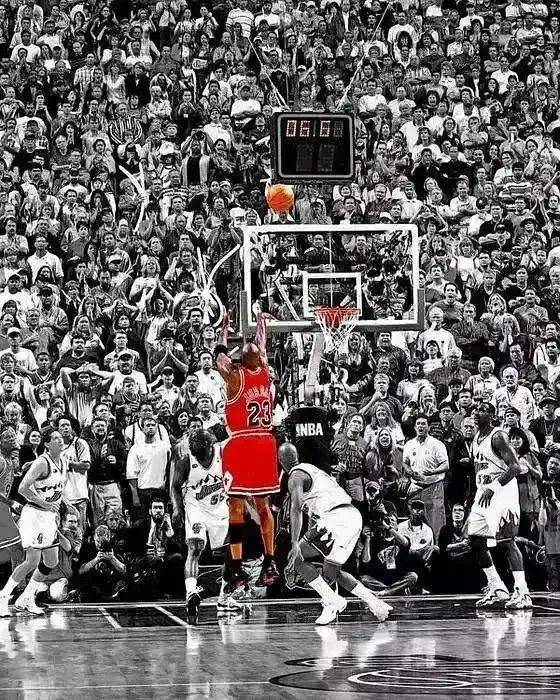 公牛主场溃败爵士,富尔茨发威带领队伍力挽狂澜 公牛主场溃败爵士,富尔茨发威带领队伍力挽狂澜