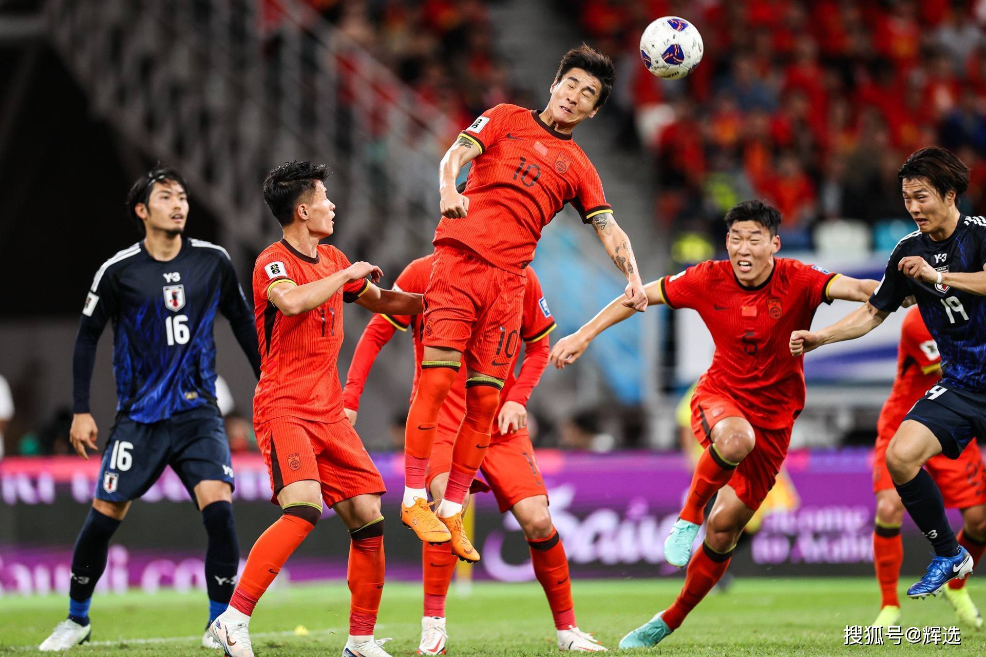 熊猫体育手机客户端-中国足球联赛举办首场激烈交锋