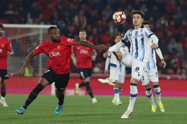 熊猫体育互动-马洛卡客场击败埃瓦尔，取得重要胜利