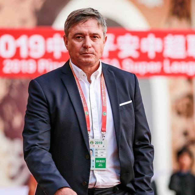 熊猫直播APP-斯托伊科维奇忧虑增加：球队防守连续失误，急需调整