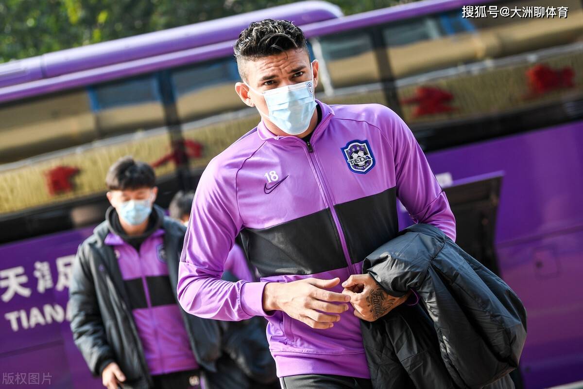 天津泰达以一球之差输球,需迅速调整 天津泰达以一球之差输球,需迅速调整